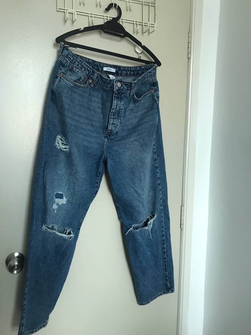 Jeans ripped under shop bum forever 21