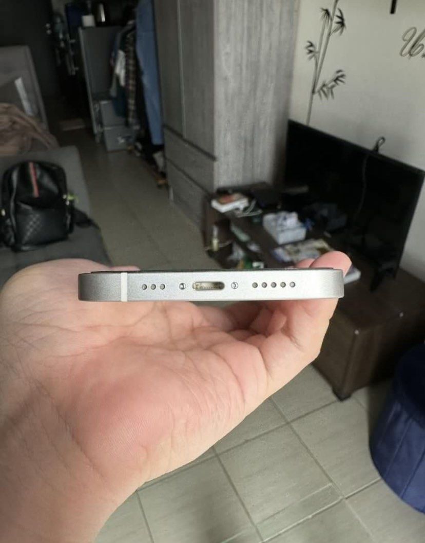 Iphone 12 - 128 gb Rush (Category: iPhone 12 Series) located in Muntinlupa City. Submitted by declutterbyRA (Listing ID 1292579173, Image 2). Description: Rfs : Upgrade Rush Rush Rush Openline ( any sim pwede ) 84% Battery Health Unli reset ipon meet up.