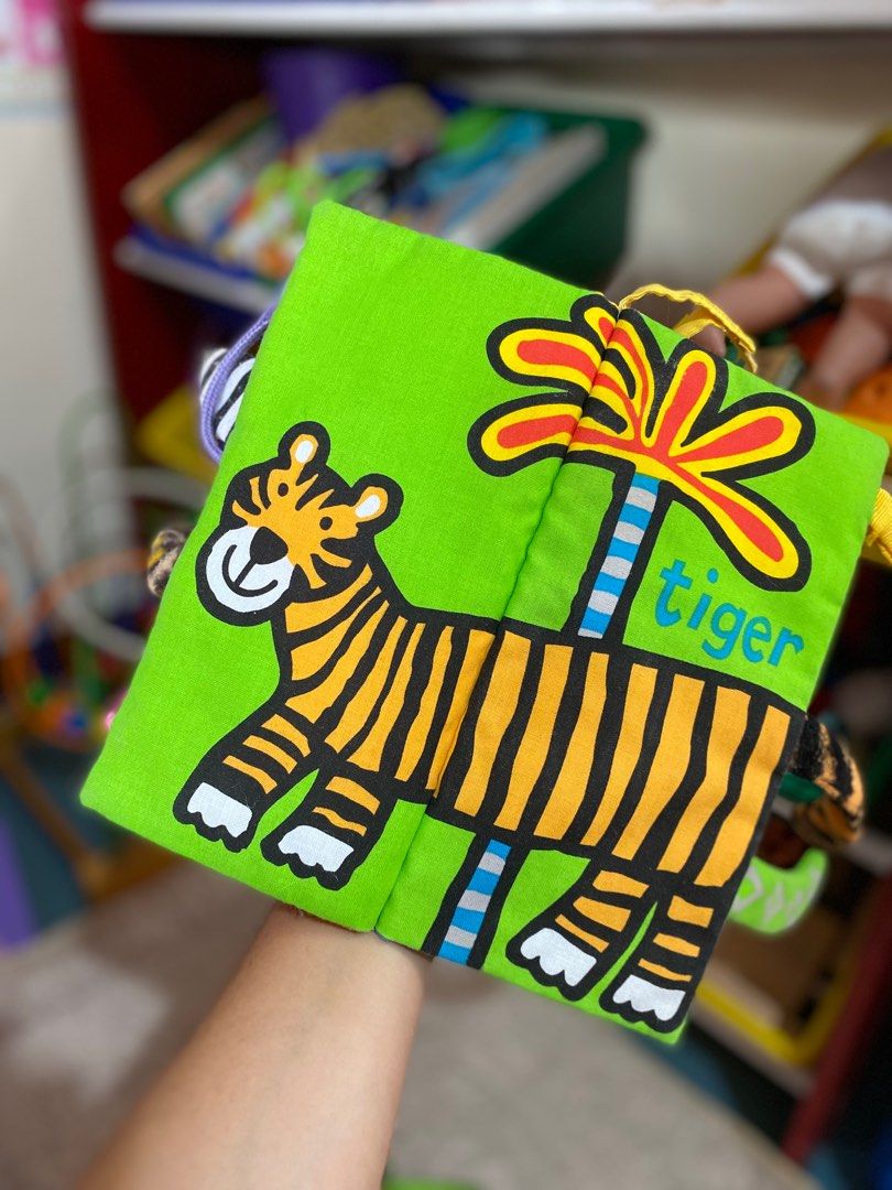 Jelly Cat Jungly Tail Cloth book (Category: Children's Books) located in Manila. Submitted by avalanchesonlineshopmainacount (Listing ID 1292471033, Image 2). Description: .