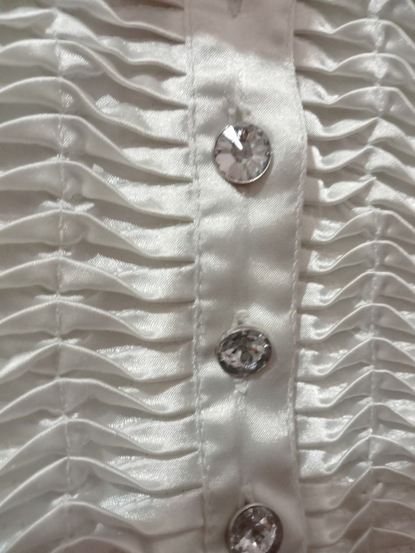 Lolita Blouse Greyish White (Category: Blouses) located in Las Pinas. Submitted by eclairtheloon (Listing ID 1292562306, Image 3). Description: Can fit XS-S Bought from Japan Color is both grey and white in real life. Payment option: Gcash PM for shipping options Location: Quezon City.