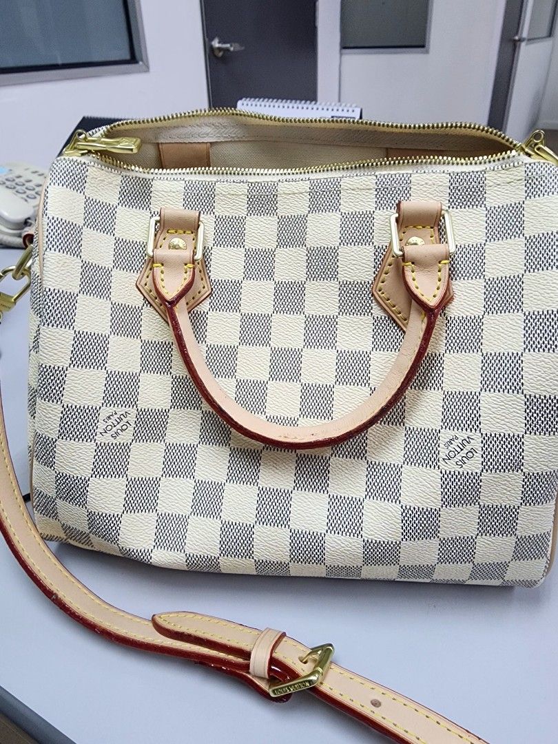 LV sling bag (Category: Bags & Wallets) located in Klang. Submitted by NSH.Corner (Listing ID 1292565899, Image 1). Description: .