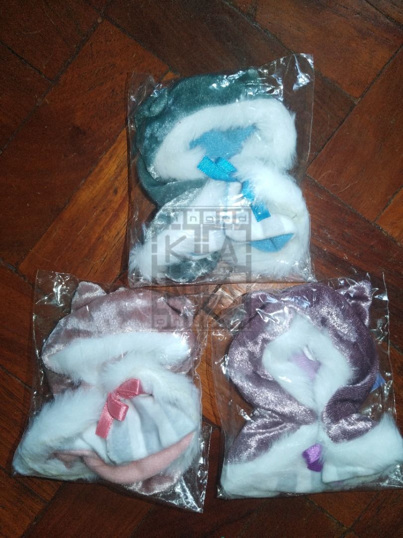 Neko-san no Cape Winter Collection 2023 (Category: Designer & Blind Box Toys) located in Tarlac. Submitted by ringedonion (Listing ID 1292593479, Image 2). Description: Neko-san no Cape Winter Collection 2023 - ₱250 Fluffy Pink - ₱250 Fluffy Purple - ₱250 Fluffy Blue Clothing accessory for Nendoroids Item released Year 2023 Shipping fee not included Mode of Payment (transfer fees shouldered by buyer): - G-Cash - Bank Transfer.