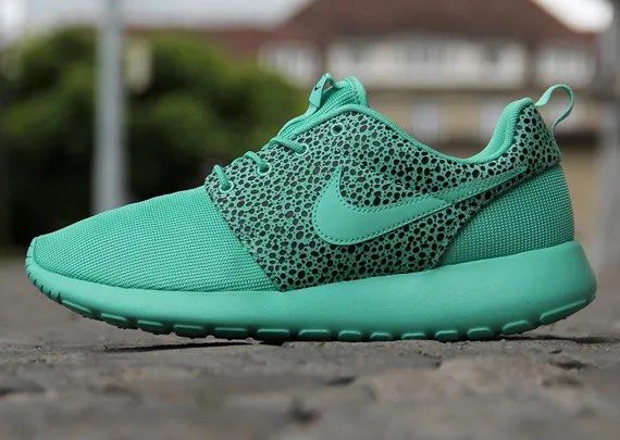 Nike Roshe Run safari Men s Fashion Footwear Sneakers on Carousell