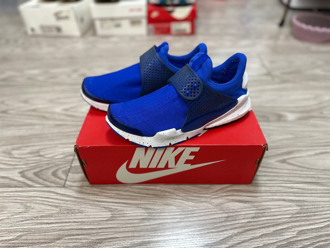 Nike sort dart top
