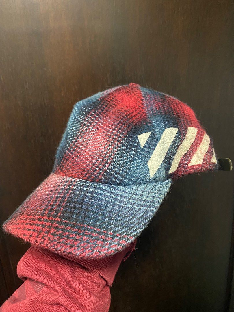 Off white cap （分類：棒球帽、帽）位於 Hong Kong。 由 bernardmola 提交（商品編號 1292496289，圖片 1）。簡介： Off white cap 格仔偏厚料 。