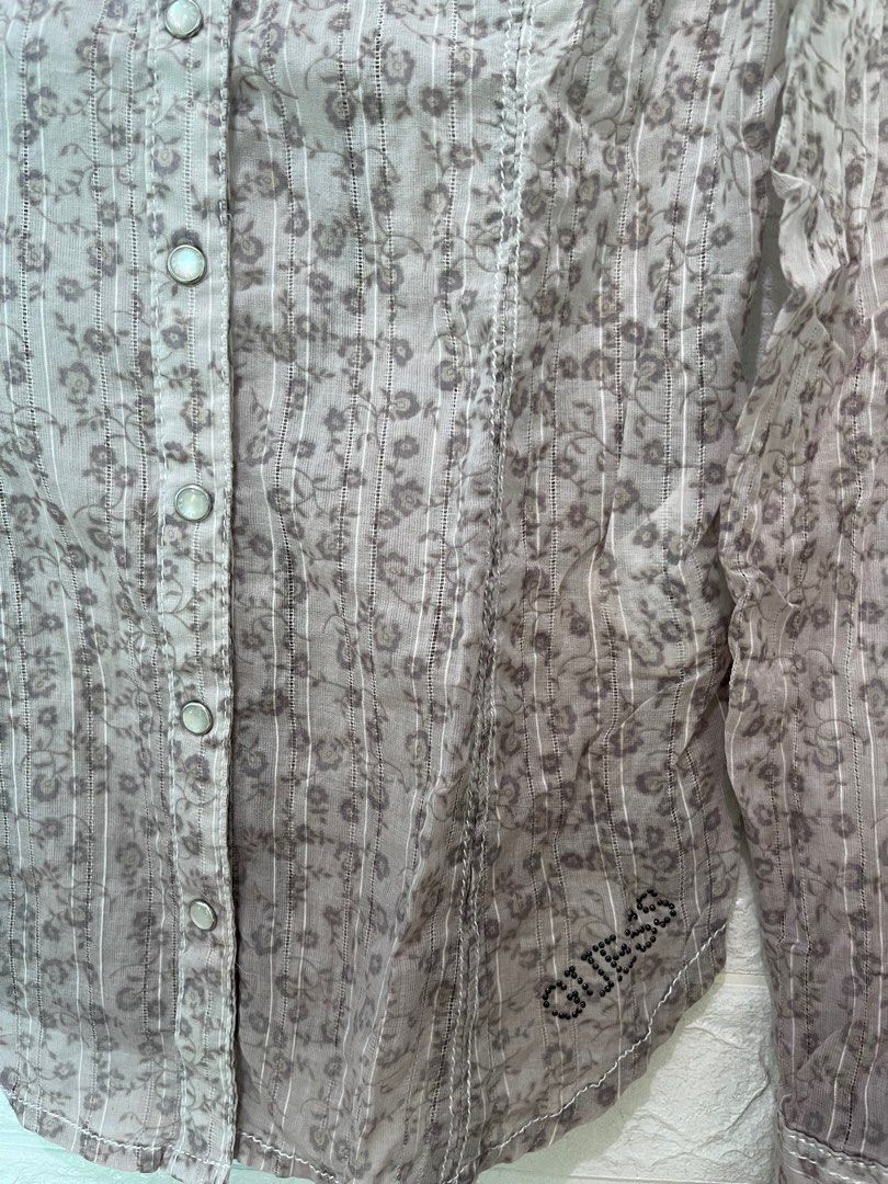 Original GUESS Longsleeves (Category: Longsleeves) located in Batangas. Submitted by declutter_harleth (Listing ID 1292467609, Image 3). Description: 17x25 No issue No when worn, thanks! .