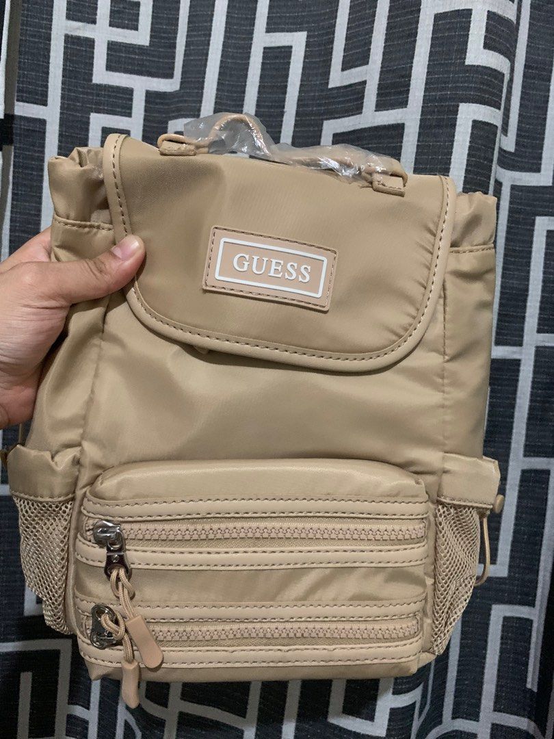original guess mini backpack (Category: Backpacks) located in Mandaluyong City. Submitted by gemda (Listing ID 1292542657, Image 1). Description: original from canada.