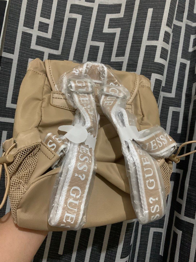original guess mini backpack (Category: Backpacks) located in Mandaluyong City. Submitted by gemda (Listing ID 1292542657, Image 2). Description: original from canada.