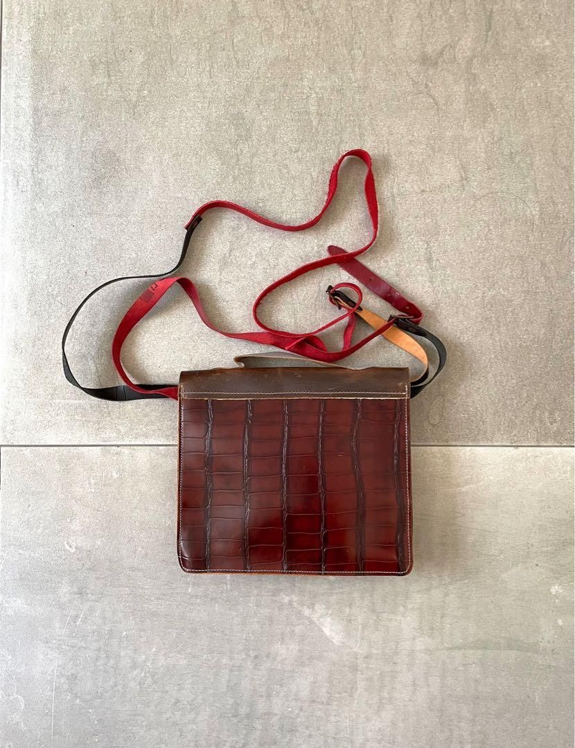 Paul Harden Messenger Bag White and Red, 男裝, 袋, 腰袋 Paul Harden Messenger Bag White and Red, 男裝, 袋, 腰袋