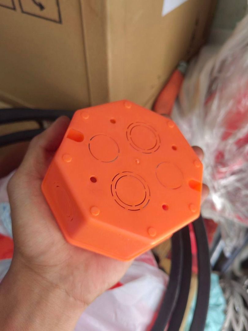 PLASTIC JUNCTION BOX W/ COVER 8 SCREW (Category: Construction Tools & Equipment) located in Manila. Submitted by joeyroque09 (Listing ID 1292472694, Image 3). Description: 0-9-1-7-7-1-1-0-0-9-8- Text For Fast Transaction.