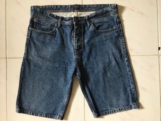 (Category: ) located in . Submitted by thrifted_garments (Listing ID 1292572230, Image 1). Description: .