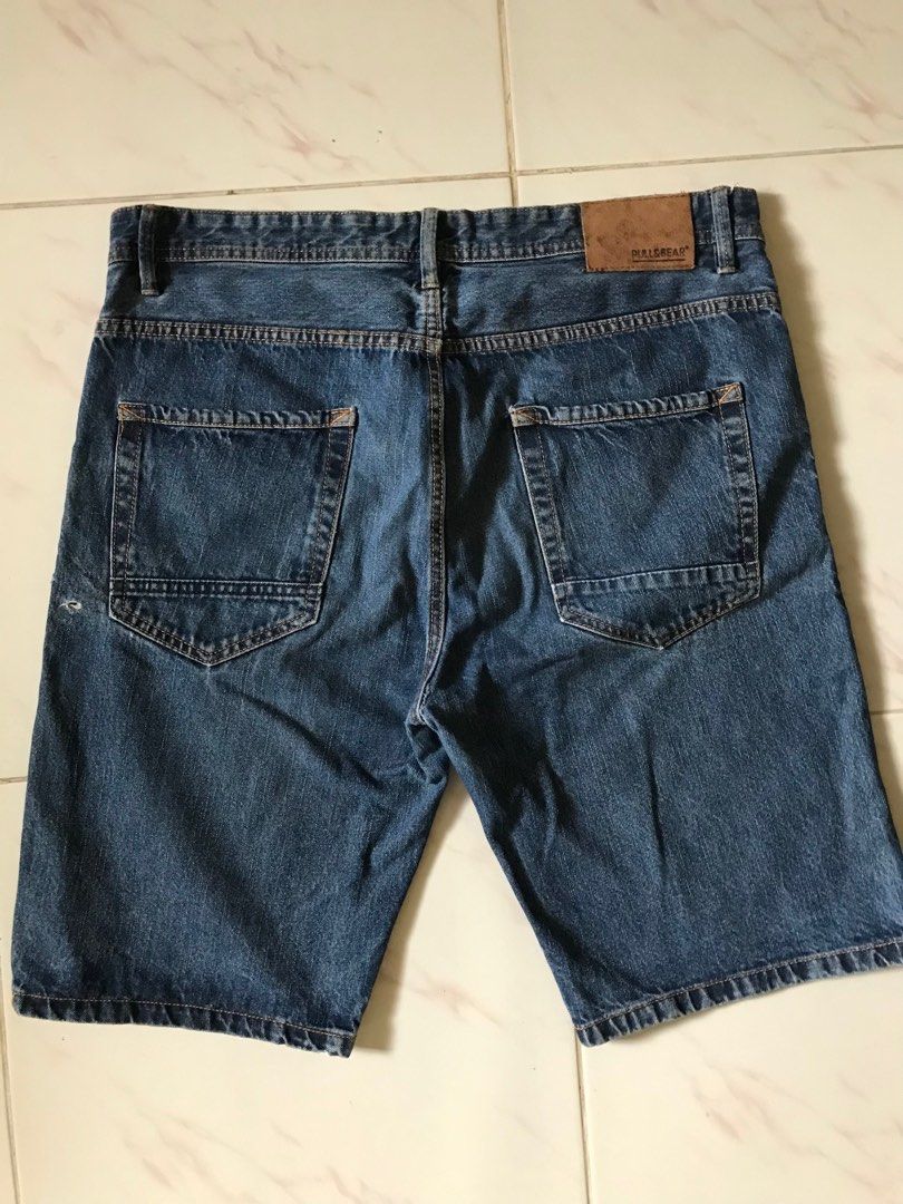 Pull&Bear Jorts (Category: Shorts) located in Victoria. Submitted by thrifted_garments (Listing ID 1292572230, Image 2). Description: Size 34 Issue pn last pics.