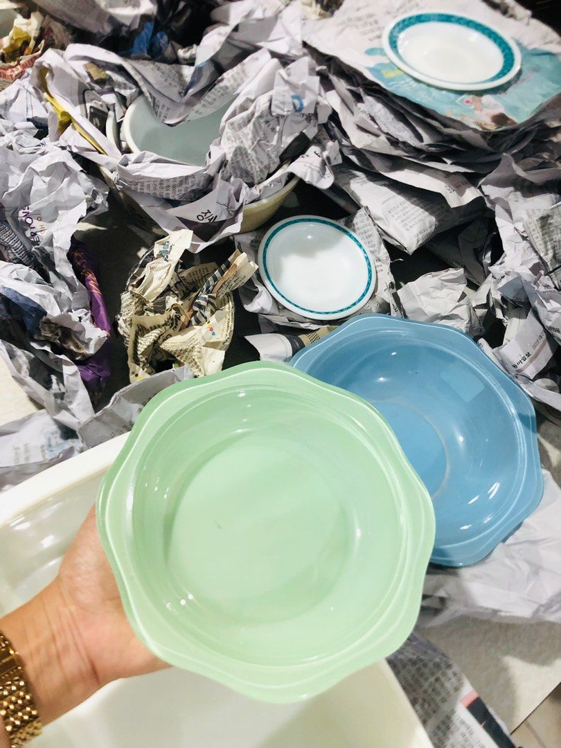 Pyrex USA (Category: Bakeware) located in Manila. Submitted by akotisay (Listing ID 1292588668, Image 1). Description: Php1,000 LAST PRICE. Last price already. 2 pcs. bowls colored pyrex From US. 2nd hand items MOP: GCash only Location: Taguig City Pick up only.