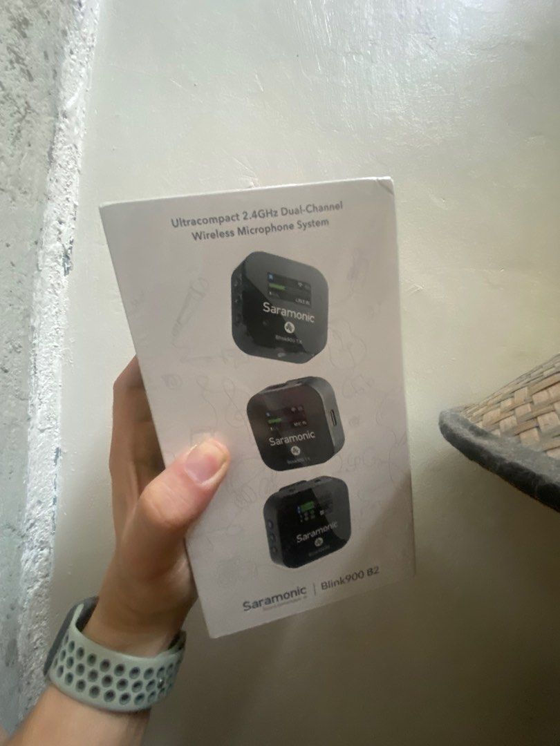SARAMONIC blink900 B2 (Category: Microphones) located in Malvar. Submitted by titocooo (Listing ID 1292480339, Image 1). Description: Unopened SARAMONIC blink microphone. RFS: na-double ang order :( The Saramonic Blink 900 B2 is a next-generation 2.4 GHz dual wireless system that provides professional, broadcast-quality sound for 2-people to cameras, mobile devices, computers and much more. Ideal for 2-person dialogue and interviews. This ultra-p