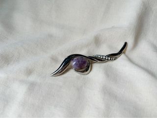 Silver Tone Brooch With Stone