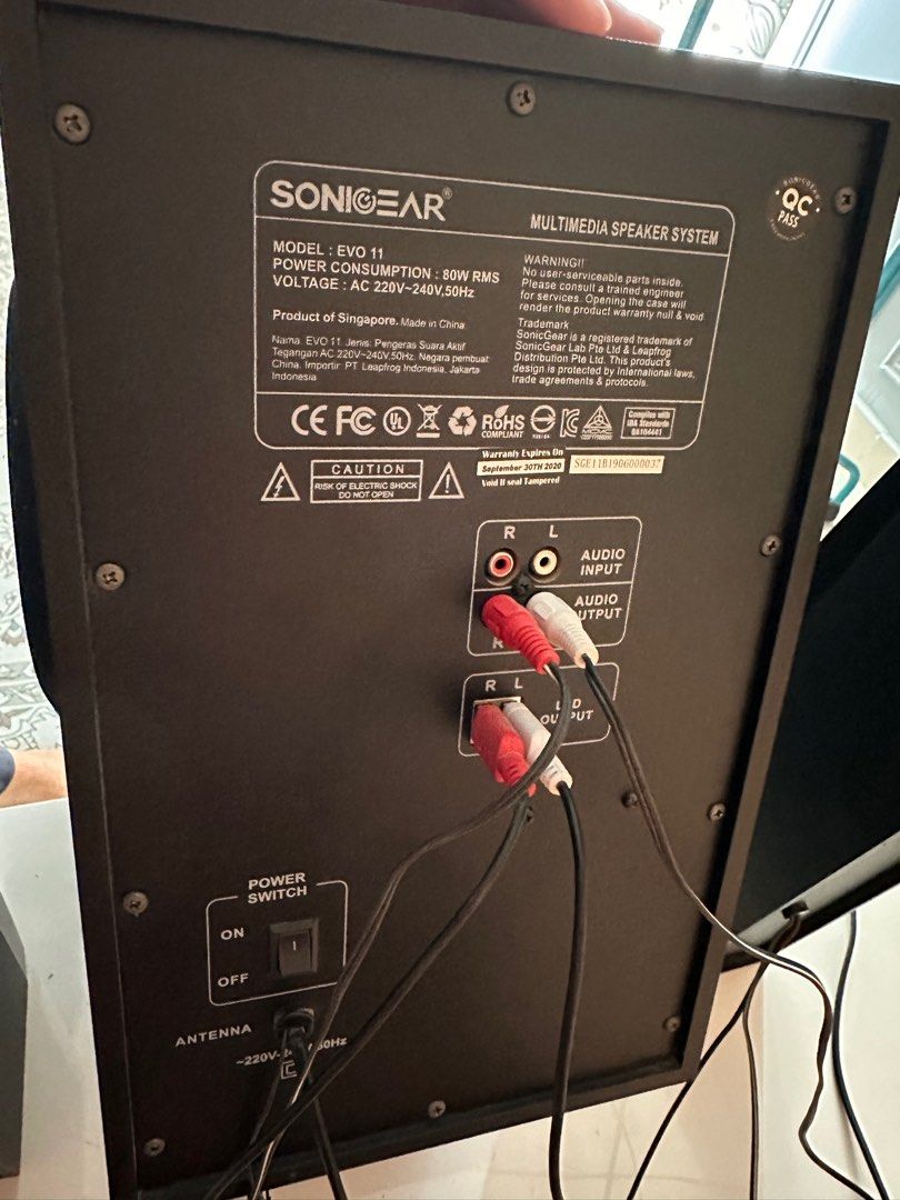 speaker-sonicgear-evo-11-audio-soundbars-speakers-amplifiers-on