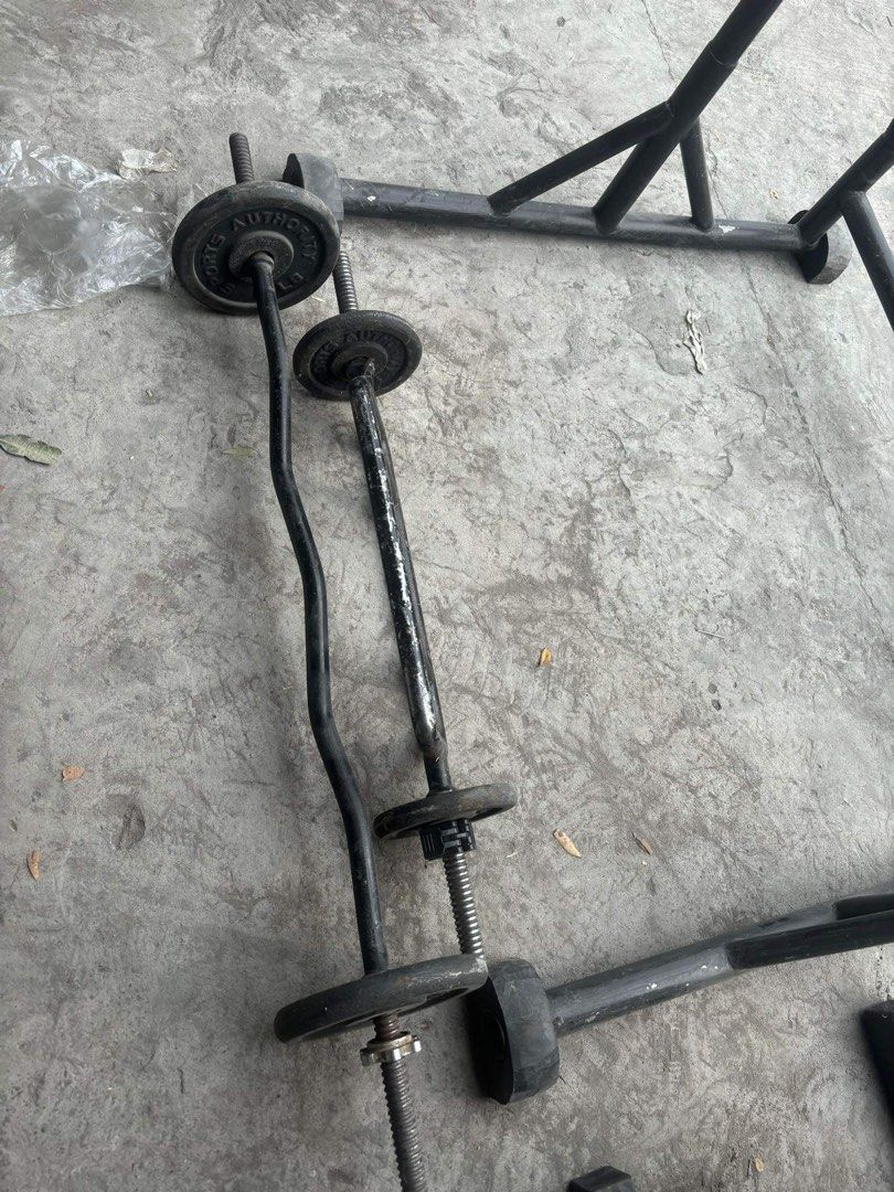 Standard Squat rack & plates (Category: Weights & Dumbbells) located in Paranaque City. Submitted by getyourchloe (Listing ID 1292534321, Image 3). Description: For sale Standard Squat rack Standard plates Rfs di na nagagamit Location meycauayan bulacan st francis village 10k.
