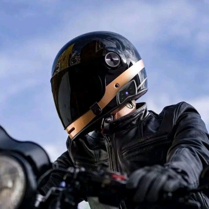 Teleheer T6 Plus Motorcycle Helmet Waterproof Bluetooth Headset/Intercom (Category: Everything Else Others) located in Manila. Submitted by minidivisoria (Listing ID 1292596873, Image 3). Description: Teleheer T6 Plus Motorcycle Helmet Waterproof Bluetooth Headset/Intercom Product Description Features: Full-duplex Bluetooth real-time intercom: Super high sound quality, even when driving at 150km\h, you can clearly answer the phone and intercom. L