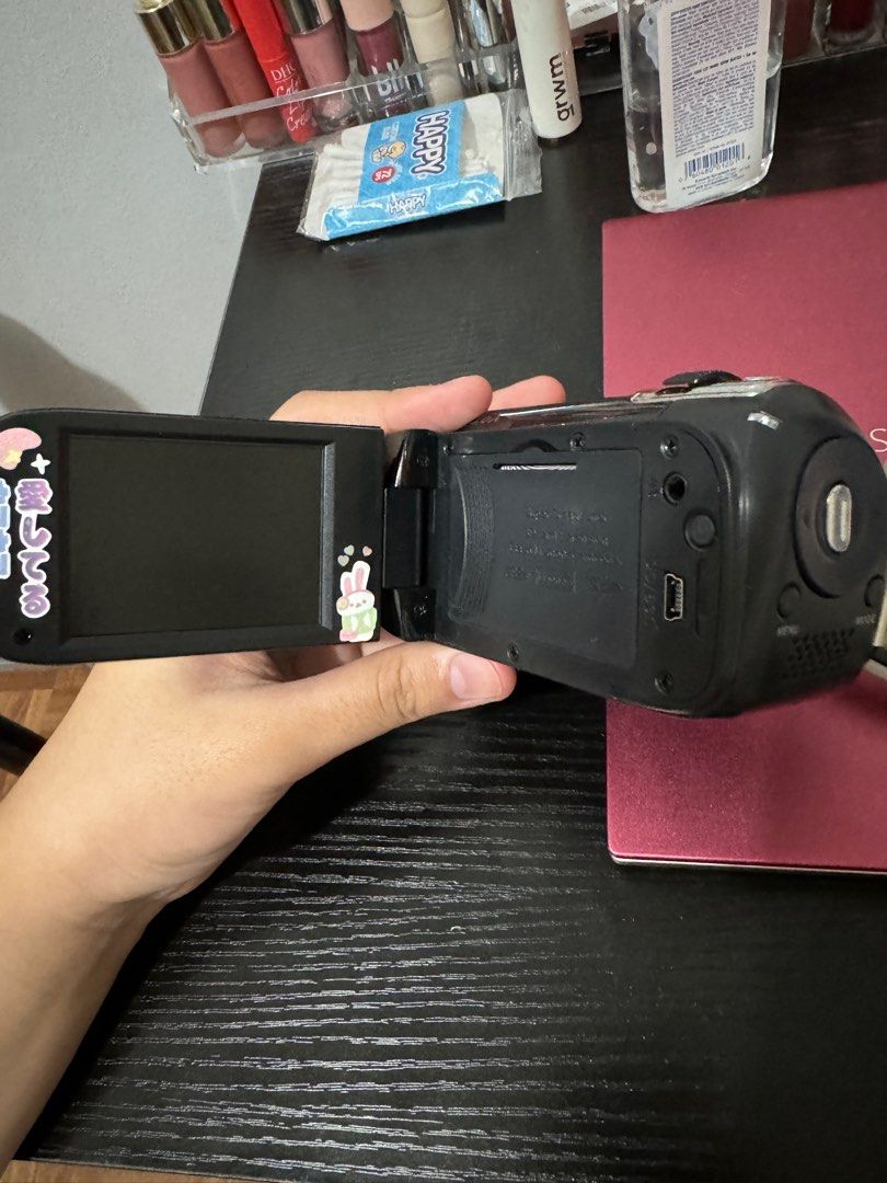UNBRANDED japanese camcorder (Category: Cameras) located in Pasay City. Submitted by declutterwtjella (Listing ID 1292585165, Image 2). Description: issues: cant record videos anymore 🥹 inclusions: charger and 2gb memory card.