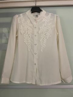 (Category: ) located in . Submitted by fromsyiraracloset (Listing ID 1292497265, Image 1). Description: .