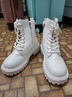 Winter boots for sale