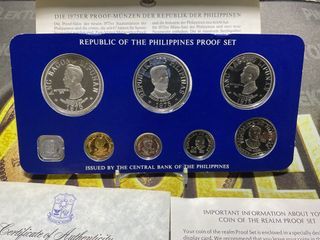 1975 proof set with coa and box