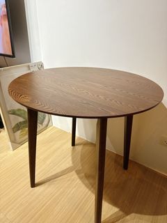 80cm Dining table (walnut wood)