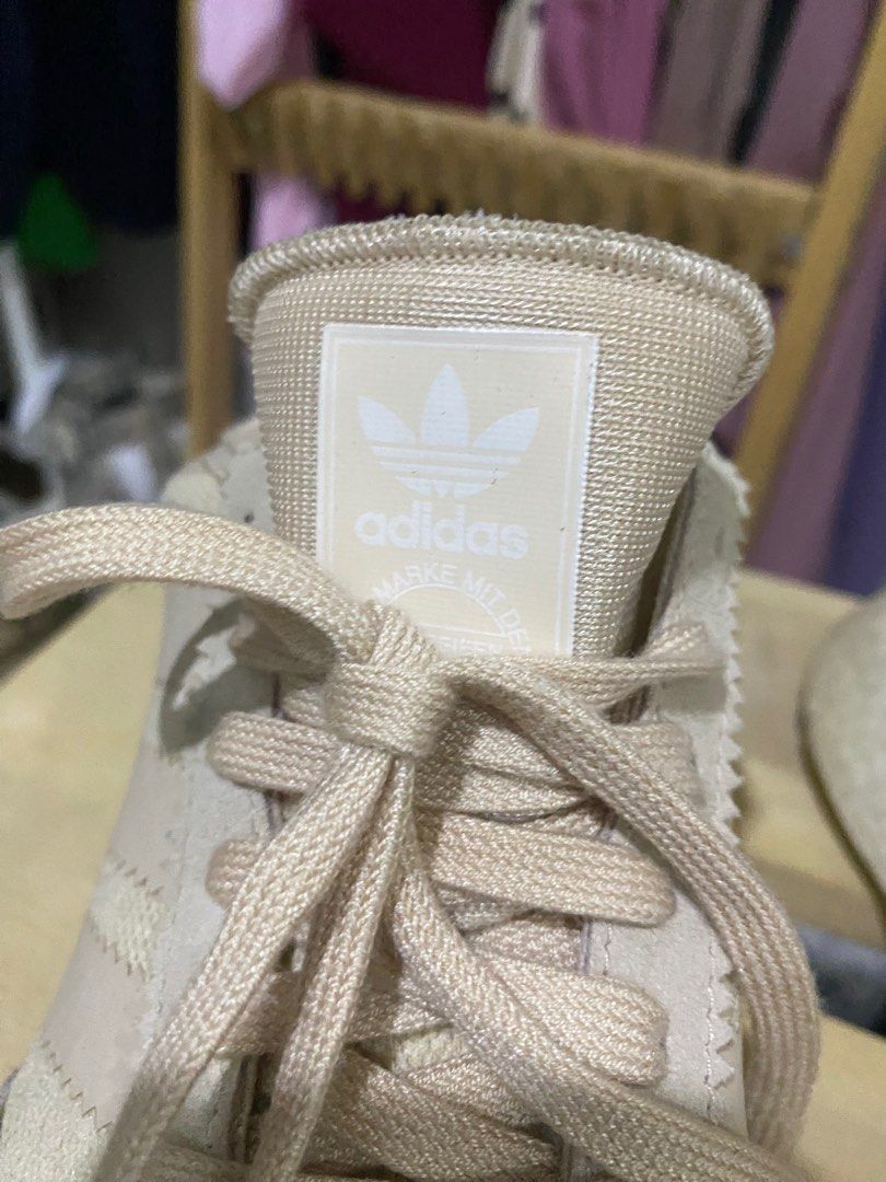 Adidas 2025 iniki tan