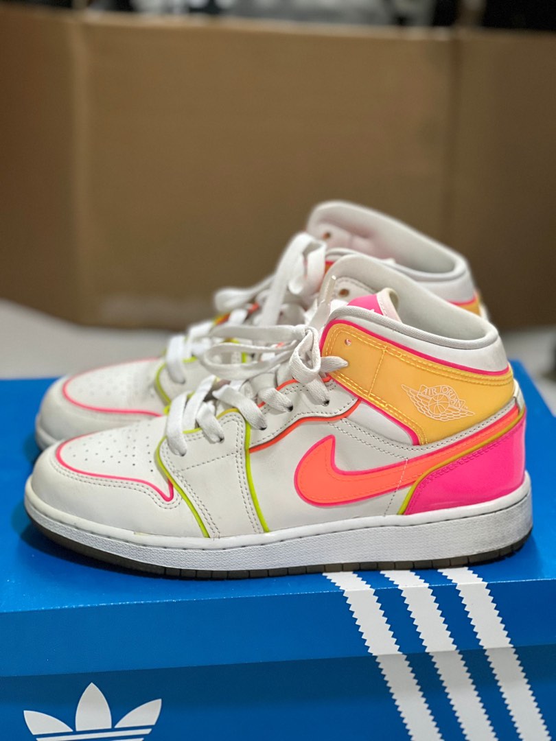 Jordan 1 mid se gs edge glow deals