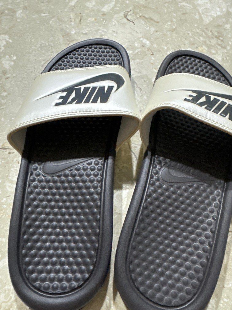 Authentic Brand New Men Nike Benassi Slides in Pearl White Eur 42