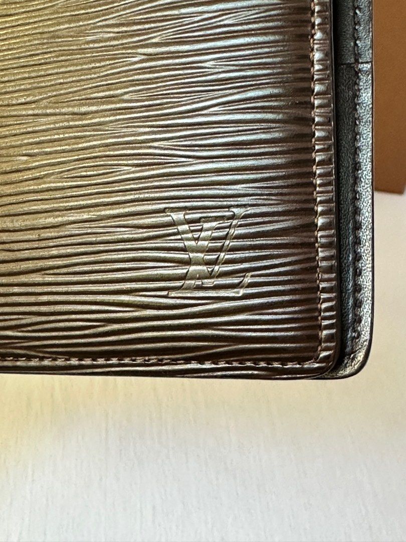 Authentic LOUIS VUITTON GM Agenda (Category: Luxury Accessories) located in Santa Rosa. Submitted by brandieshoppe (Listing ID 1292700112, Image 2). Description: ✅ Authentic / Original Preloved ✅ From Japan Auction ✅ Moneyback Guaranteed If Proven Fake ✅ In Excellent Condition ✅ Message Us For More Details. *Open Also for Layaway Terms.