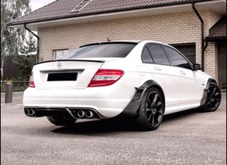 （分類：）位於 。 由 fcbodykits 提交（商品編號 1292721710，圖片 1）。簡介： 。