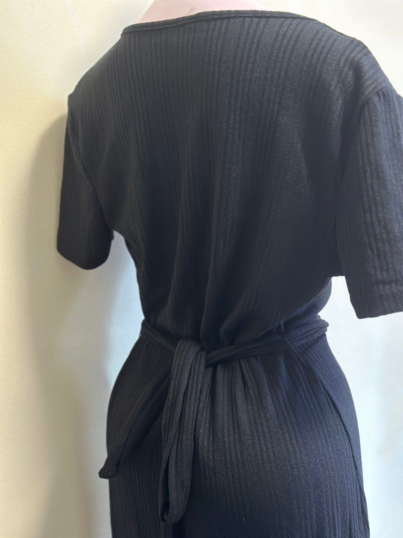 Black dress with belt (Category: Dresses) located in Quezon City. Submitted by plines (Listing ID 1292688283, Image 3). Description: .