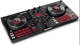 bnew sealed Numark Mixtrack Platinum FX 4-Deck DJ Controller Jog Wheel Displays and Effects pioneer