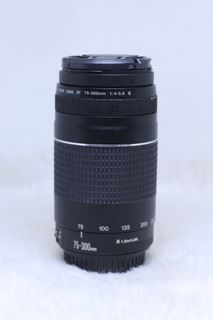 canon ef-75-300 mm f4-5.6 III zoom lens