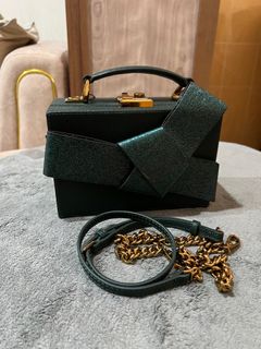 (Category: ) located in . Submitted by blqs.preloved (Listing ID 1292667908, Image 1). Description: .