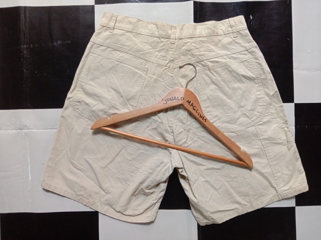 Duck Head (Category: Shorts) located in Maasin. Submitted by jonaldukaypickers (Listing ID 1292632478, Image 2). Description: Duck Head Gold Dimension 16/19 Good Condition Dm📩.