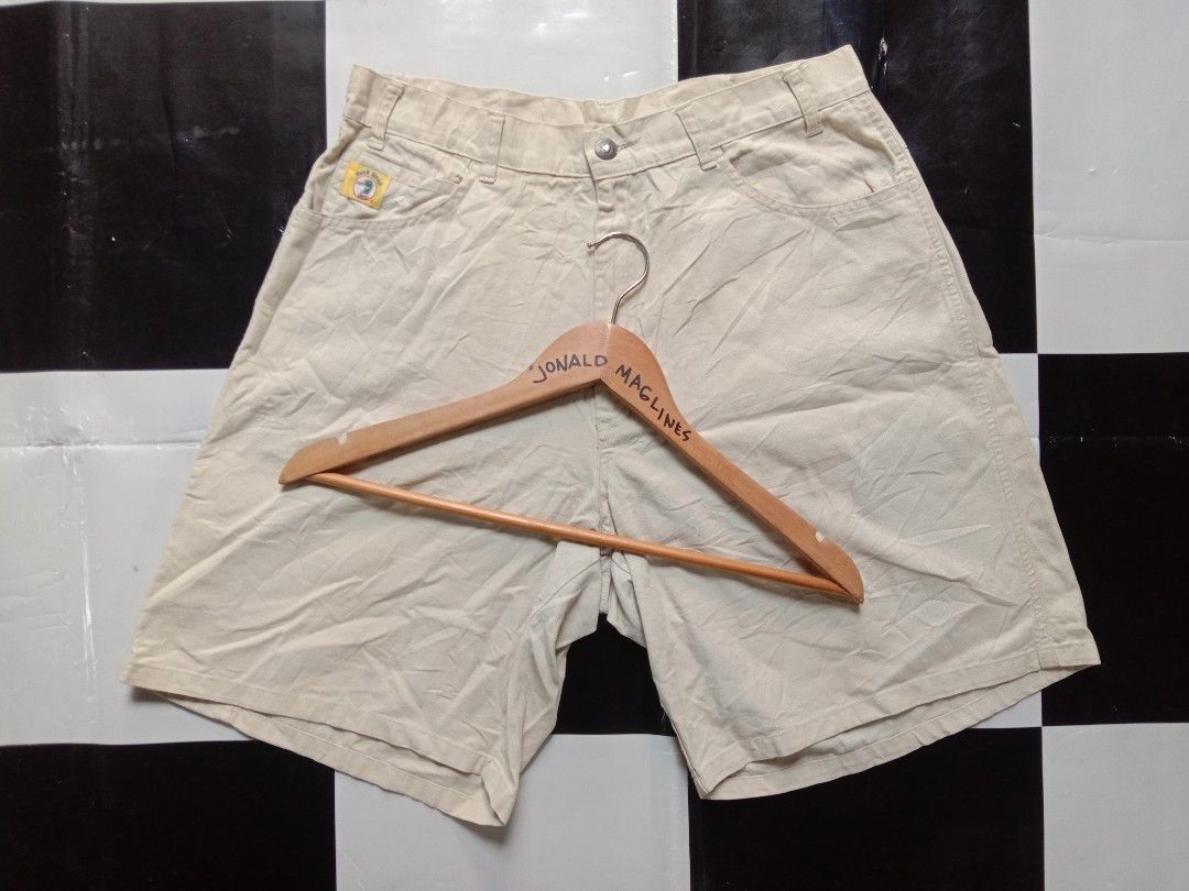 Duck Head (Category: Shorts) located in Maasin. Submitted by jonaldukaypickers (Listing ID 1292632478, Image 1). Description: Duck Head Gold Dimension 16/19 Good Condition Dm📩.