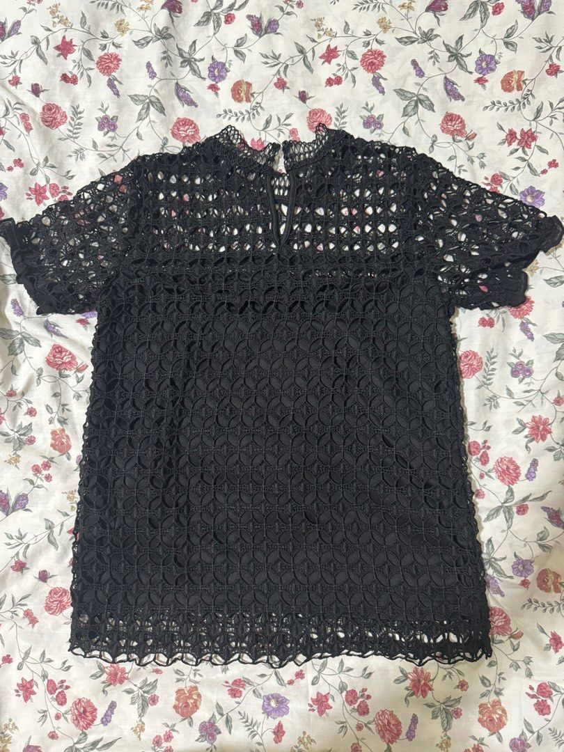 For Me Black XS (Category: Others Tops) located in Quezon City. Submitted by chic_zip_shop (Listing ID 1292781576, Image 2). Description: 🎀 Preloved items on sale 🎀 For Me 🎀Size: XS 🎀 RFS: Decluttering (not slim anymore!😅) ‼️ Last price! .