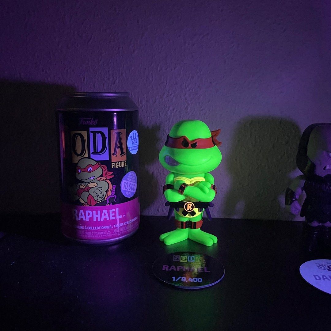 Funko Soda Pops Blacklight Common Raphael & Darkseid Common, Hobbies ...