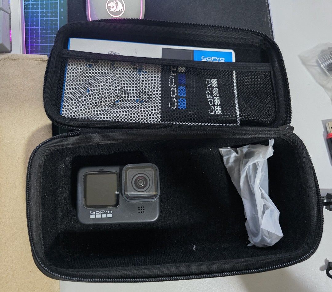 go pro 9 (Category: Cameras) located in Muntinlupa City. Submitted by rockyvalvoa (Listing ID 1292658554, Image 2). Description: go pro 9 go pro pouch silicon case silicon cover 1 go pro battery 2 telesin battery 3port battery charger 32gb sd card used with care minor scratch due to waterproof case 13k negotiable.