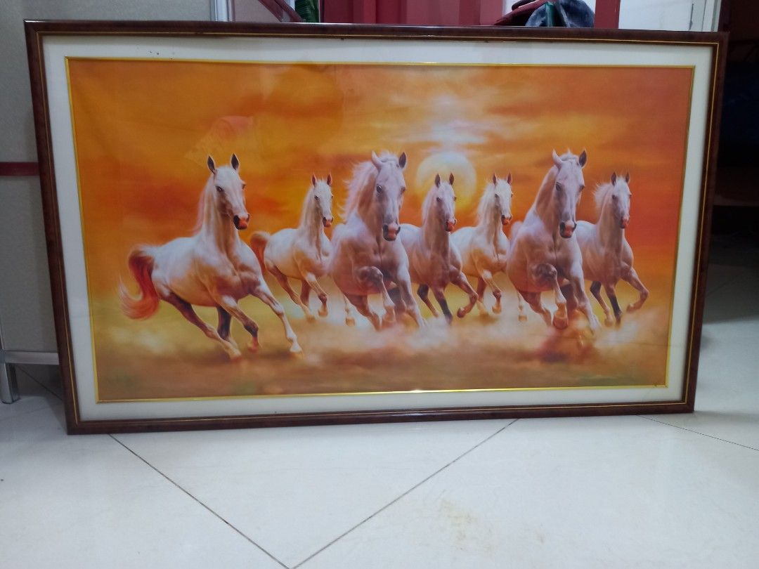 Horse display (negotiable) (Category: Figurines & Statues) located in San Juan City. Submitted by solnbart (Listing ID 1292740833, Image 1). Description: .