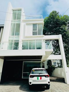 House in Lot for Rent in MAHOGANY PLACE 3 ACACIA ESTATE TAGUIG CITY