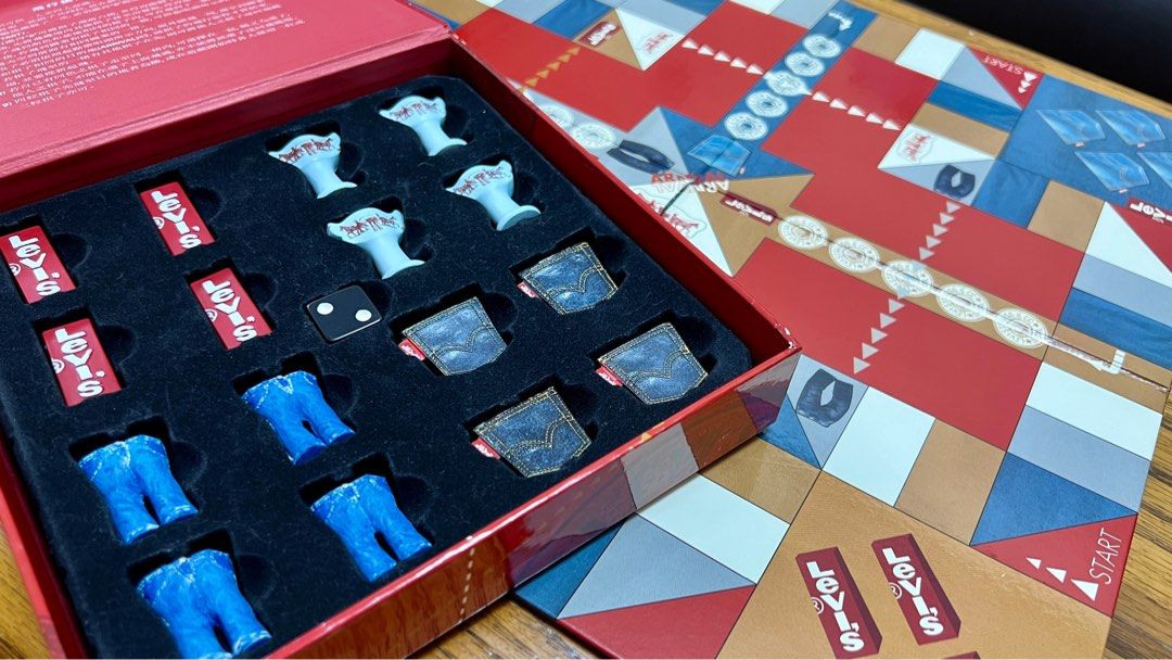 九成新】Levis限量版飛行棋Limited Edition Flying Chess, 興趣