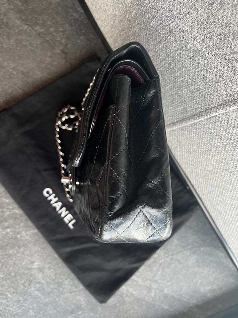 Medium Double Flap (Category: Luxury Bags & Wallets) located in Paranaque City. Submitted by blkmarketph (Listing ID 1292633415, Image 3). Description: With dust bag, serial, will also include entrupy cert of authenticity In very good condition normal usage Series 6.
