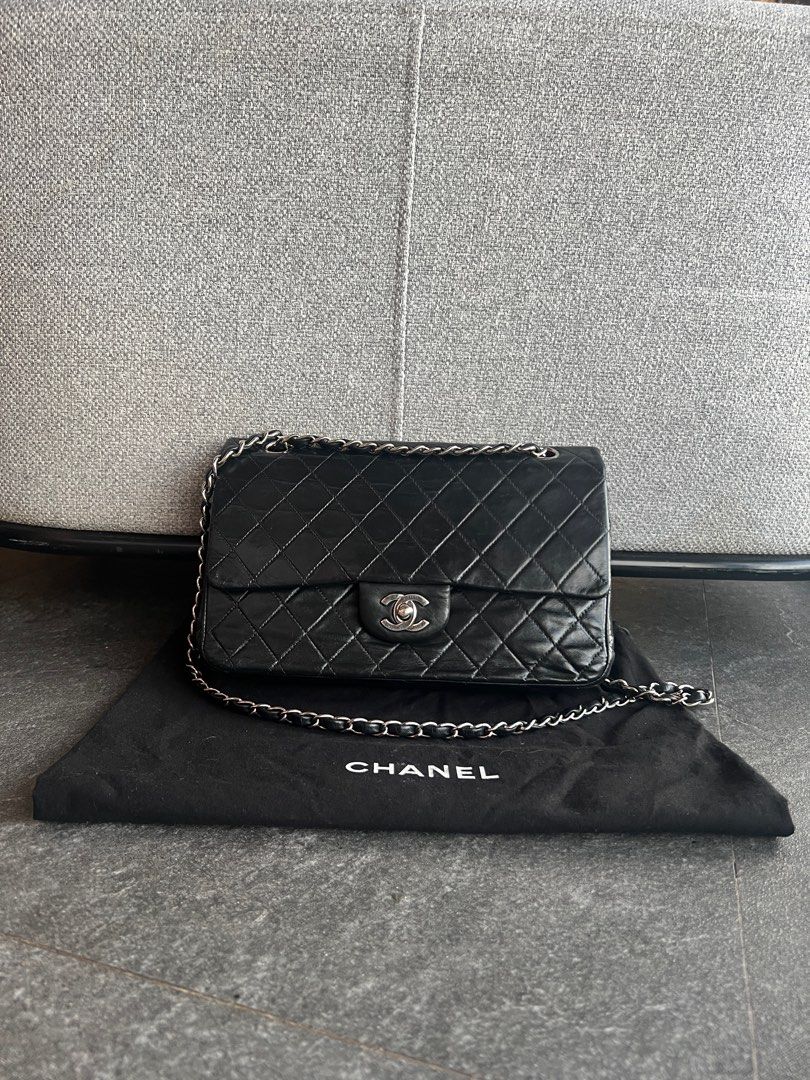 Medium Double Flap (Category: Luxury Bags & Wallets) located in Paranaque City. Submitted by blkmarketph (Listing ID 1292633415, Image 1). Description: With dust bag, serial, will also include entrupy cert of authenticity In very good condition normal usage Series 6.