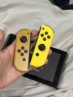 Nintendo Switch Limited Edition Let’s Go Pikachu! - Pikachu & Eevee Joy-cons