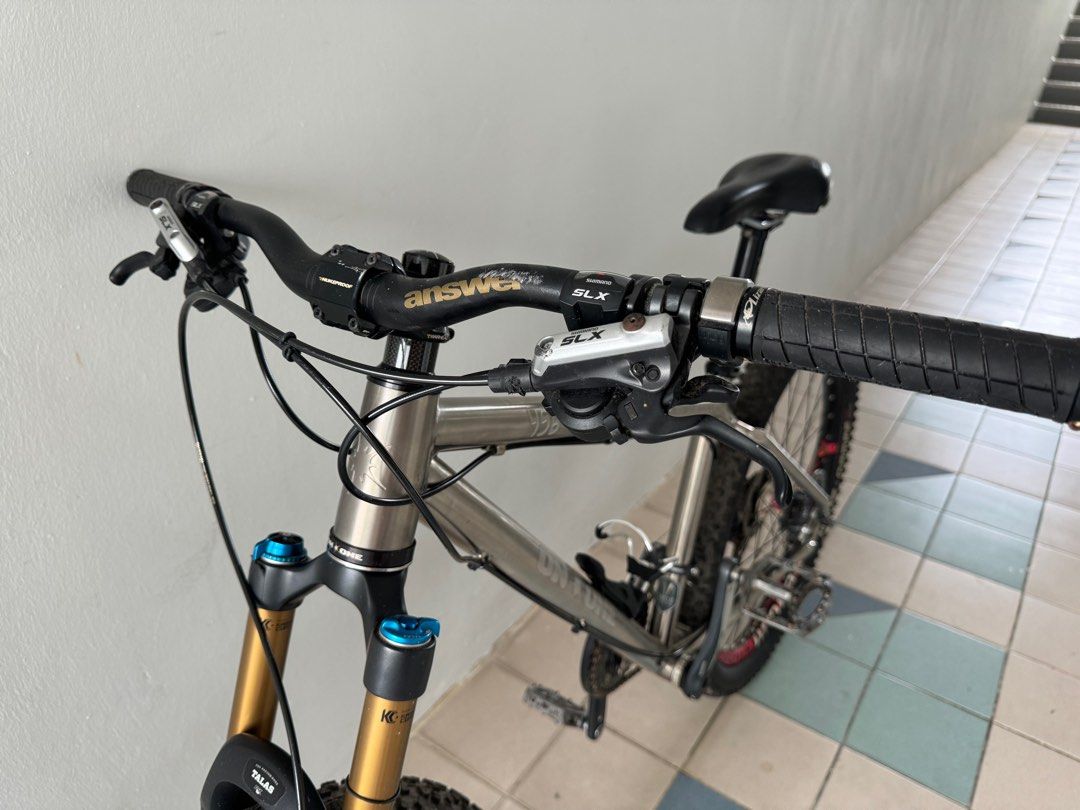 On one hardtail top