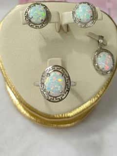 Opal set in 925 silver