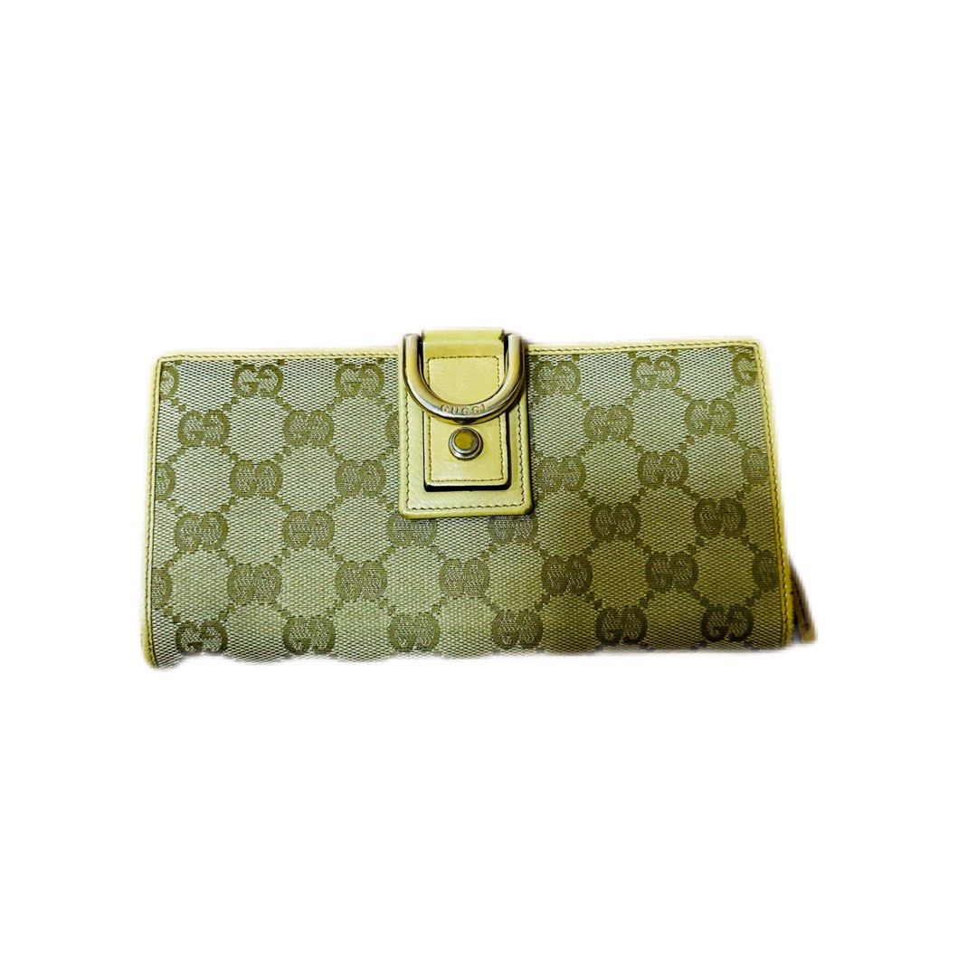 Original Gucci wallet (Category: Luxury Bags & Wallets) located in Manila. Submitted by mayrie.co (Listing ID 1290455922, Image 1). Description: 💛AVAILABLE💛 💛ORIGINAL GUCCI💛 💛NO FLAWS💛.